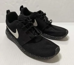 Nike‎ Roshe One Shoes Womens 9.5 Black White Mesh Speckle Sneakers 855916-007 thumbnail 1
