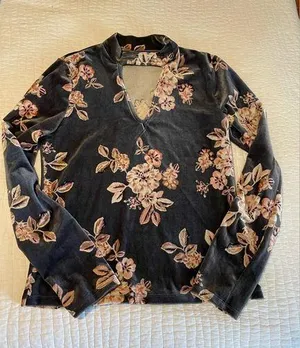 Aeropostale Velvet Top thumbnail 1