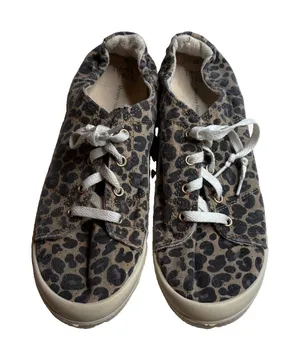 Time and Tru Leopard Slip on Sneakers Lace Up Elastic Heel Size 10 Womens thumbnail 1