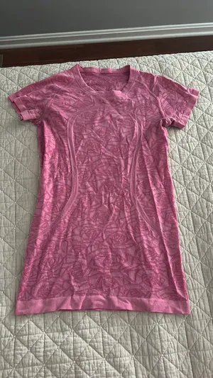 Vintage Lululemon Swiftly Tech Short Sleeve thumbnail 3