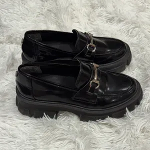 Steve Madden Glossy Black Women's Loafers thumbnail 2