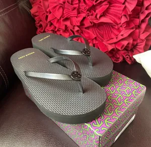 Tory Burch NWT  Thin leather Strap Black Platform Flip Flop NIX 6 thumbnail 3
