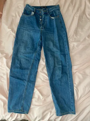 PrettyLittleThing blue denim jeans Size UK 4 thumbnail 1