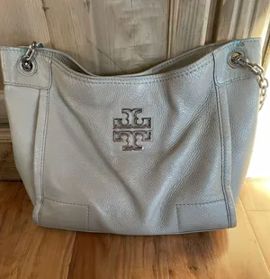 Tory Burch Small Slouch Britten Tote In French Grey thumbnail 1