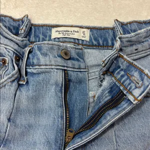 Abercrombie & Fitch High Rise The 90s Light Blue Jeans Curve love‎ Size 27 /4R thumbnail 6