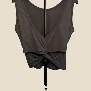 Levis Charcoal Gray Twist Back Tank Top Size Medium‎ thumbnail 5