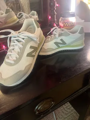 515 New Balance Women’s Sneakers thumbnail 2