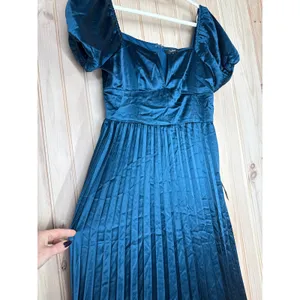 NWT Lulus Flawless Forever Teal Satin Pleated Midi Dress Bridesmaid Gala Size M thumbnail 4
