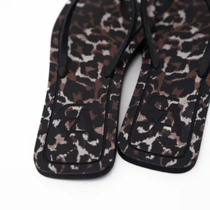 Veronica Beard -‎ Analee Flat Thong Sandals thumbnail 3