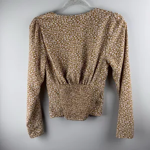 Abercrombie and Fitch Long Sleeve Twist Front Blouse in Light Brown Size‎ Small thumbnail 5