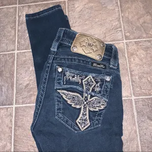 Miss Me Signature Skinny Crop Jeans Dark Wash 24 Angel Wing Cross thumbnail 2