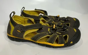 Keen Newport H2‎ sandals gray yellow women’s size 5 casual hiking water shoes thumbnail 1