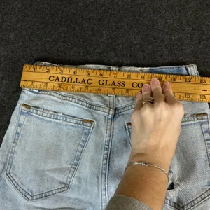 Abercrombie & Fitch Ultra High Rise Ankle Straight Jean Light Wash 27/4 Distress thumbnail 6