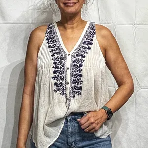 Joie White Blue Embroidered Sleeveless Button Down Blouse Sz M thumbnail 1