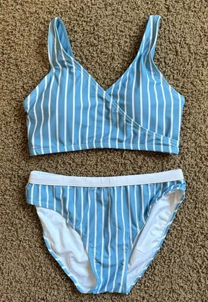 Kindred Bravely Women's Swimsuit Top Small / Bottoms Medium Blue Stripe‎ thumbnail 1