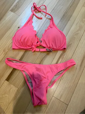 Victorias Secret bright pinkish bikini! thumbnail 1
