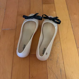 Melissa ultra light  thumbnail 2