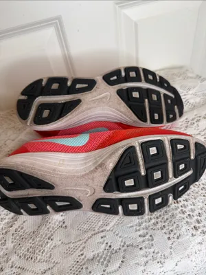 Nike Women's Coral-Red Running Sneakers with Aqua Swoosh Sz 8.5 (7Y) thumbnail 7