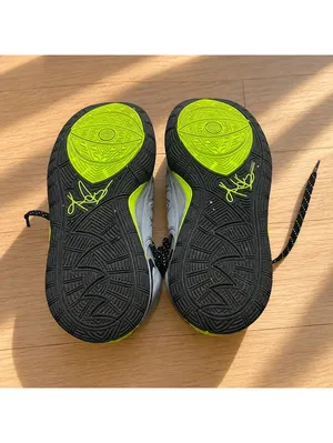 Nike Kyrie 6 Cross GS Volt Black Basketball Shoes 5.5Y Women's 7 thumbnail 4