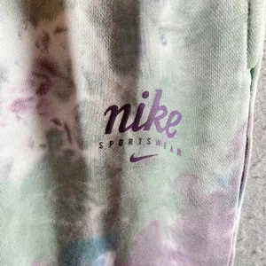 1083 | Nike‎ Sportswear Tie Dye Fleece Jogger Sweatpants Green Purple Womens L thumbnail 5