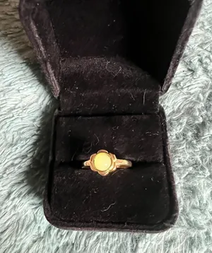 Gorgeous Golden Band with Gemstone Embellished Band Size 7 thumbnail 1