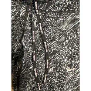 Nike Running‎ Dri-FIT Leggings women's Medium Black Grey Abstract Wave thumbnail 4