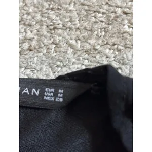 Zara Woman Blouse Size M Black Short Sleeve Exposed Zipper High-Low Hem Top thumbnail 3