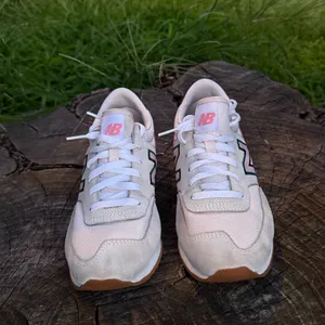 New Balance 620 Shoes Womens Size 8.5 Multicolor Suede Running Sneakers CW620JC8 thumbnail 2