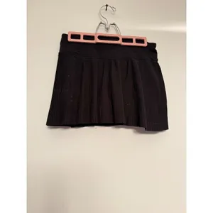 Lululemon Black Pleated Splatter Print Tennis Skort Size 4 Activewear Skirt flaw thumbnail 3