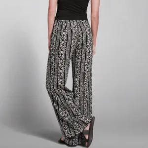 Abercrombie & Fitch Bohemian Floral Pattern Flare Leg - 0 thumbnail 3