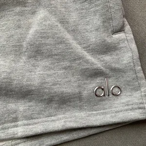 Alo Yoga Accolade Short Athletic Heather Grey S thumbnail 3