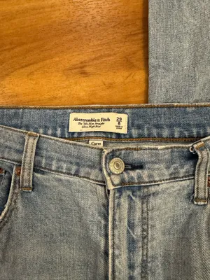 Abercrombie High-Rise Jeans Ultra thumbnail 3