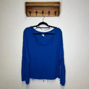 We The Free Royal Blue Waffle Knit Bell‎ Sleeve V Neck Raw Hem Top Size M thumbnail 3
