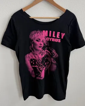 Miley Cyrus off thumbnail 1