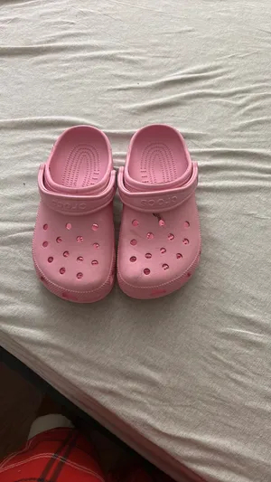 Crocs Pink Women’s 6 thumbnail 2