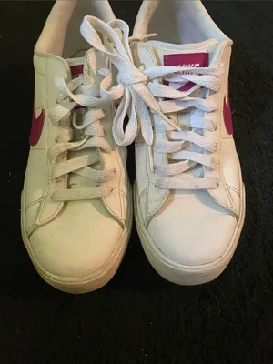 Nike Women's White Sneakers with Pink Swoosh thumbnail 7