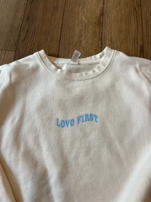 Love first graphic crewneck Size L thumbnail 3