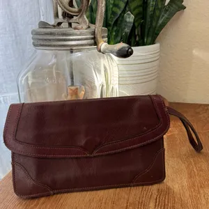 Vintage Burgundy Leather Wristlet‎ Clutch Made in Brazil thumbnail 2