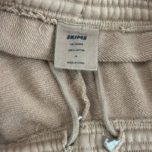 SKIMS Outdoor Fleece Joggers Sweatpants Tiger Eye Brown Size Medium 100% Cotton thumbnail 8