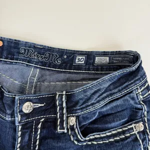 Vintage Y2K Miss Me Dark Wash Signature Cuffed Capri thumbnail 8