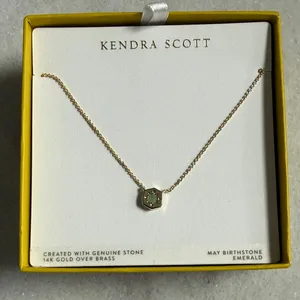 Kendra Scott Riley Gold Necklace with Emerald-Green Accent Pendant New thumbnail 2