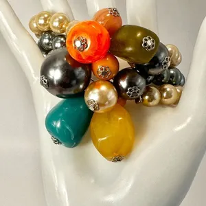 Triple strand faux pearl cluster beaded bracelet thumbnail 7