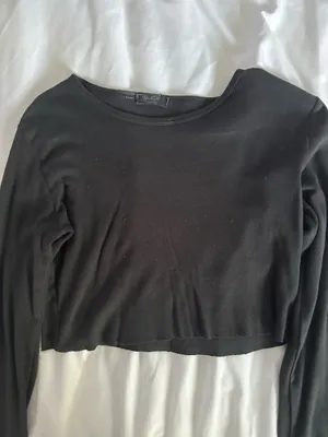Long Sleeve Crop Brandy Melville Top Black thumbnail 1