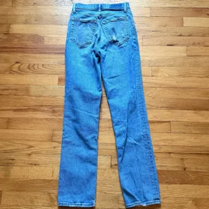 ABERCROMBIE & FITCH 90’s Ultra High‎ Rise Curve Love Asymmetrical Jeans size 24 thumbnail 2