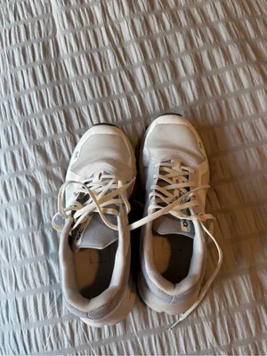 ON Cloudrunner Sneaker in White/Frost size Women's 7.5 thumbnail 9