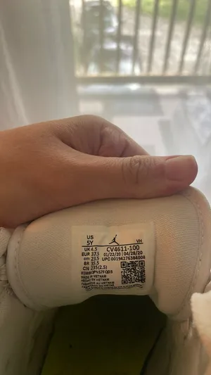 Jordan 1 thumbnail 2