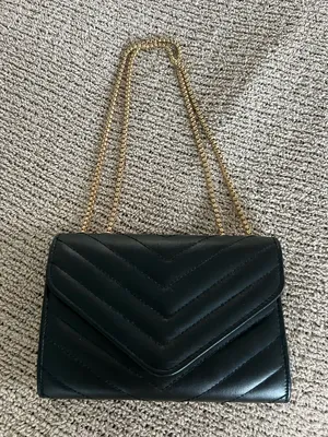 Amazon Black quilted leather crossbody bag with gold chain strap #glamour #minimalist #leather thumbnail 1
