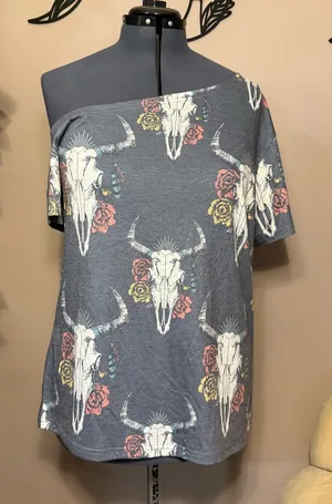 Blue Gray Short Sleeve Off-the-Shoulder Tee with Skull & Floral Print thumbnail 1