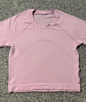Light pink Lululemon swiftly thumbnail 1