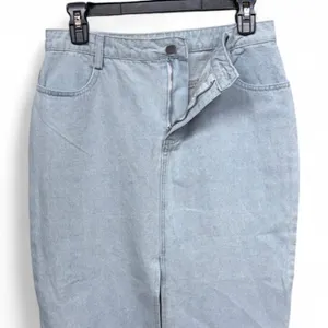 Le Lis Collection Light Wash Denim Midi Skirt with Front Slit - Size S thumbnail 7